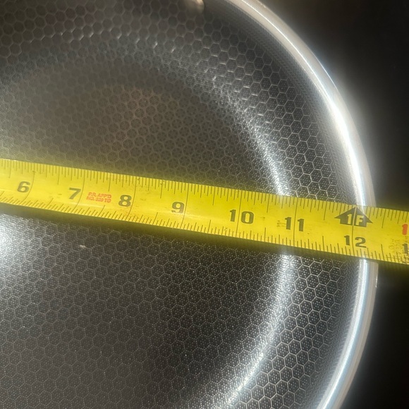 Premium Non-Stick Skillet with Metallic Handle - Picture 5 of 7